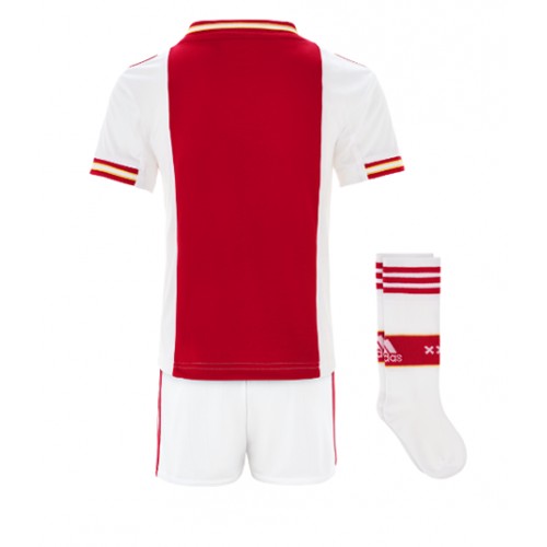 Ajax Hjemmedraktsett Barn 2022-23 Kortermet (+ Korte bukser) Ajax Hjemmedraktsett Barn 2022-23 Kortermet (+ Korte bukser)